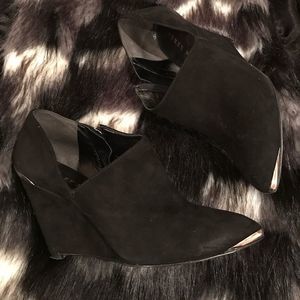 Audrey Brooke Black Suede Size 6